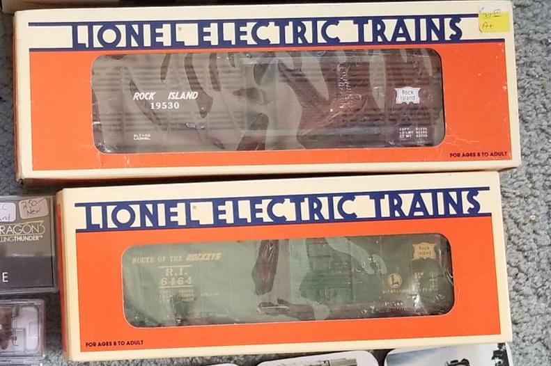 Lionel rolling stock in original packaging